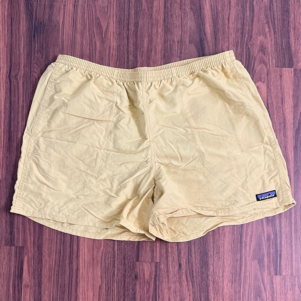 Patagonia Men's 5 Inch yellow Baggies